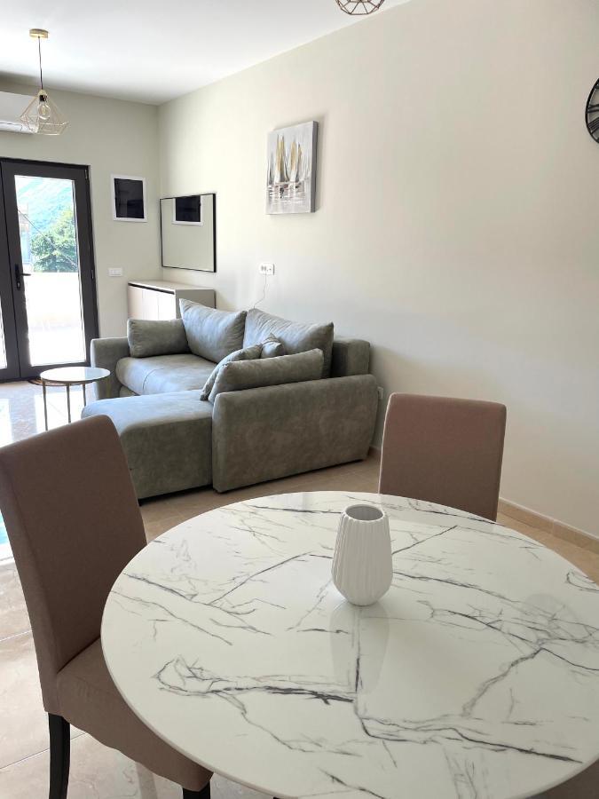 Apartment Pul *